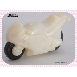 FT056B : Moto Honda blanche