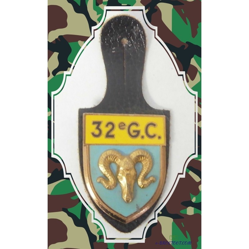 Insigne Militaire - Pucelle 32eme Groupement De Camp (32 G.C.) - 1990