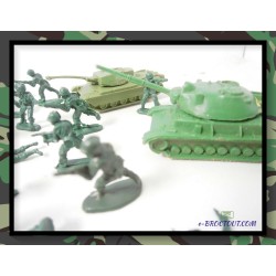 Diorama Figurines Militaires : Lot De Soldats, Chars Et Murets Période 39-45