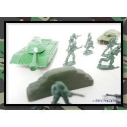 Diorama Figurines Militaires : Lot De Soldats, Chars Et Murets Période 39-45