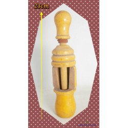 Bouchonneuse À Vin En Bois Massif - Années 50