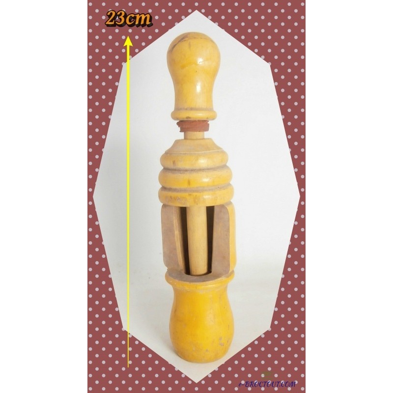 Bouchonneuse À Vin En Bois Massif - Années 50