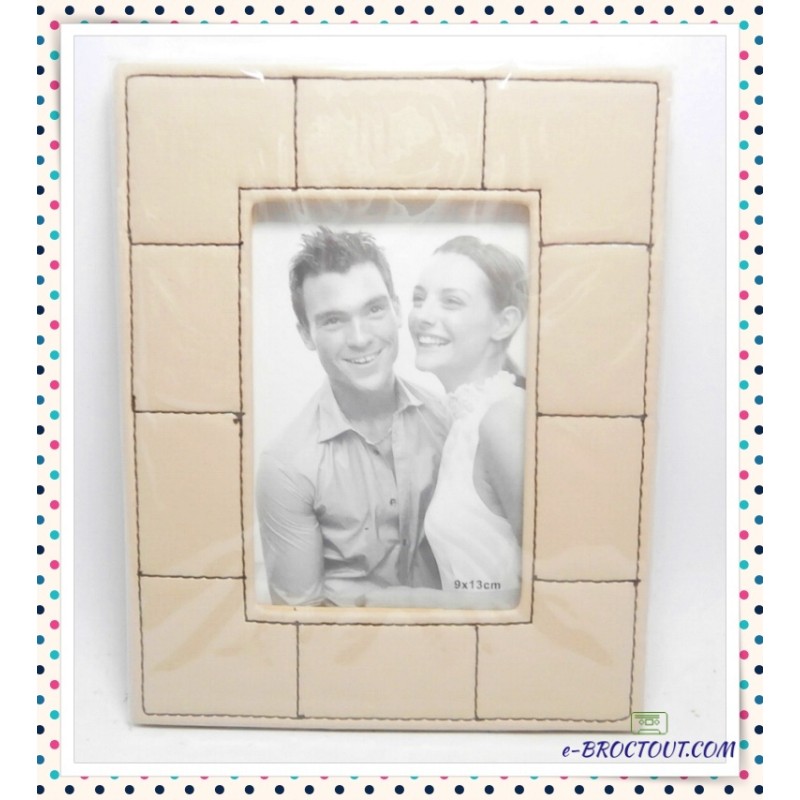 Cadre photo imitation cuir surpiqué avec effet de carreaux couleur crème beige - Pour photo 9x13 cm