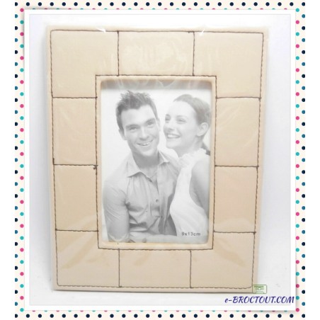 Cadre photo imitation cuir surpiqué avec effet de carreaux couleur crème beige - Pour photo 9x13 cm